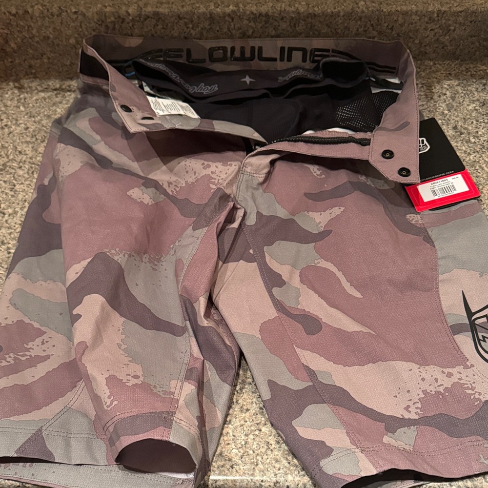 Troy Lee Designs Flowline Short Camo Woodland